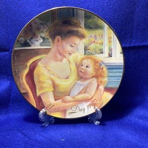 1995 Avon Mother’s Day Plate Collectible Vintage